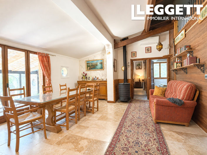 Image No.8-5 Bed House for sale