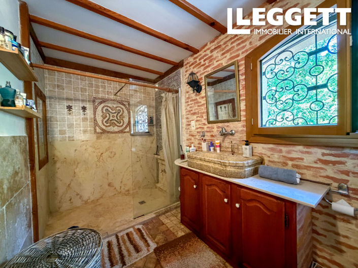 Image No.9-5 Bed House for sale