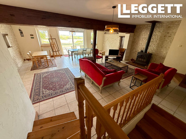 Image No.8-6 Bed House for sale