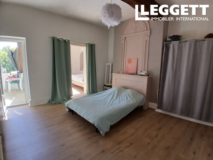 Image No.10-3 Bed House for sale
