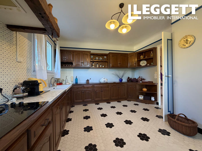 Image No.8-3 Bed House for sale