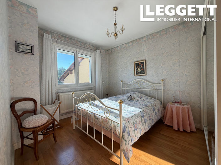 Image No.9-3 Bed House for sale
