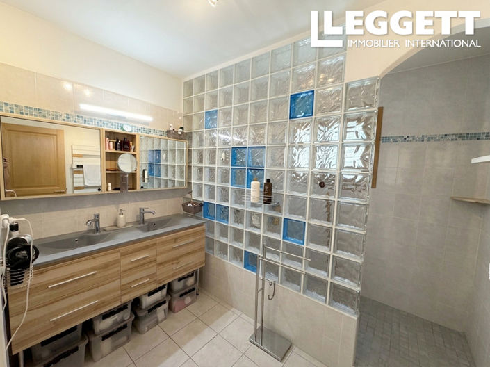 Image No.8-2 Bed House for sale
