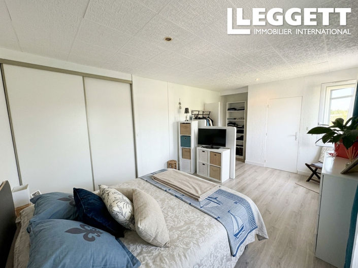 Image No.10-5 Bed House for sale