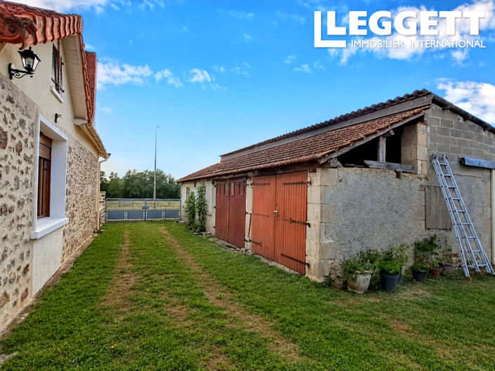 Image No.8-3 Bed House for sale