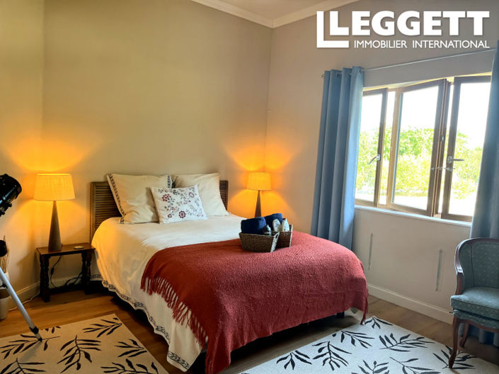 Image No.8-4 Bed House for sale