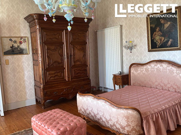 Image No.4-4 Bed Chateaux for sale