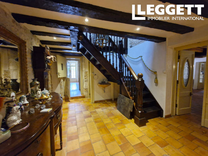 Image No.8-5 Bed House for sale