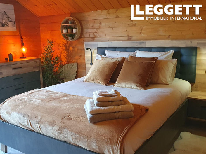 Image No.9-5 Bed House for sale