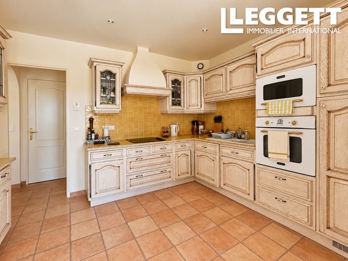 Image No.10-4 Bed House for sale
