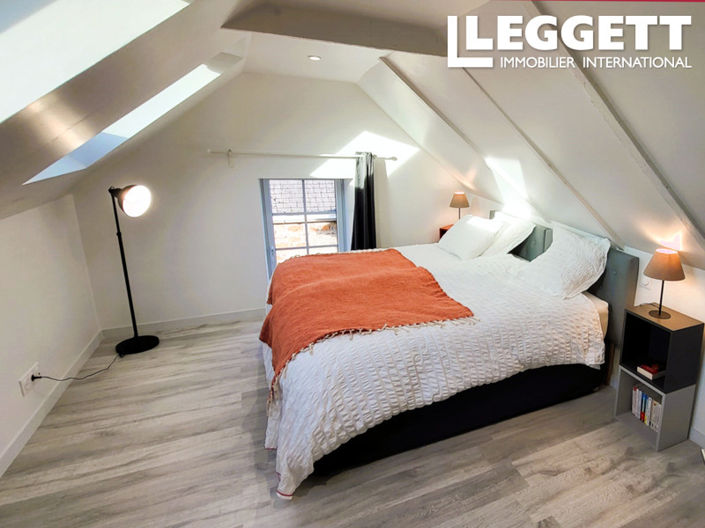 Image No.7-9 Bed House for sale