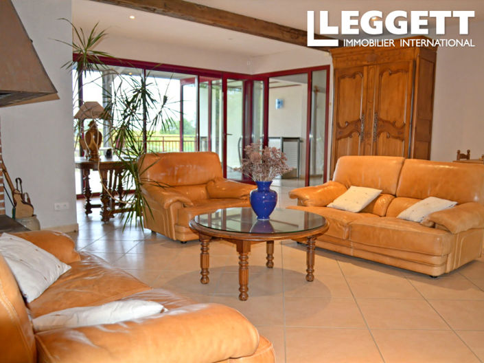 Image No.8-10 Bed Commercial for sale