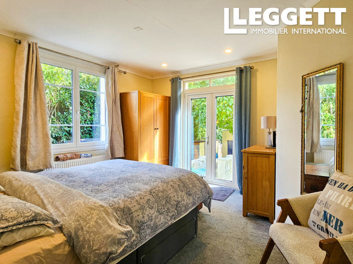 Image No.6-2 Bed House for sale