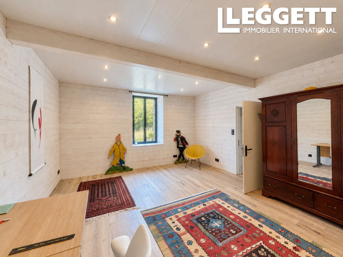 Image No.8-3 Bed House for sale