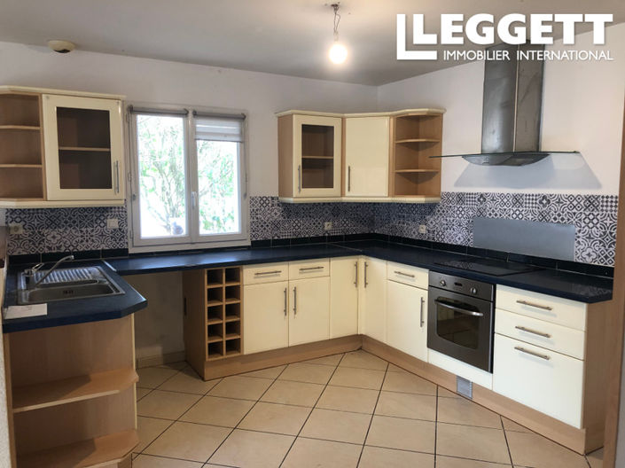 Image No.2-4 Bed House for sale