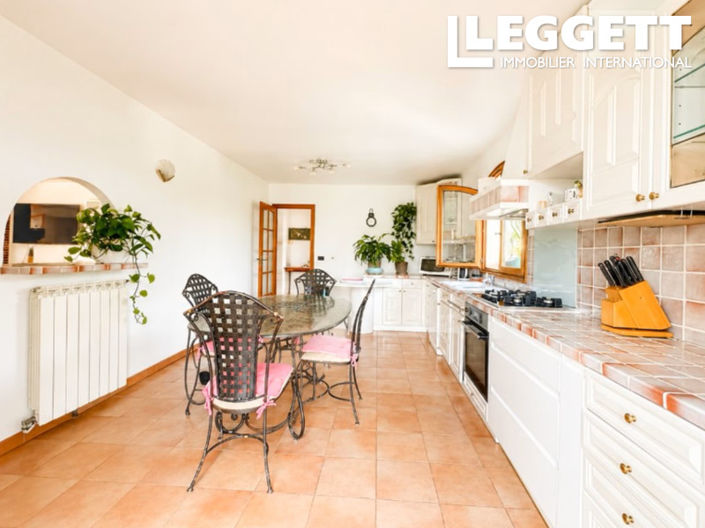 Image No.5-5 Bed House for sale