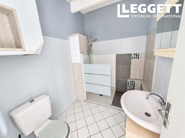 Image No.8-5 Bed House for sale