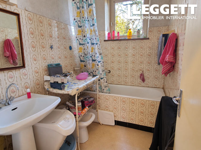 Image No.10-6 Bed House for sale