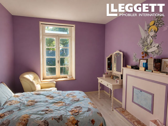 Image No.9-6 Bed House for sale