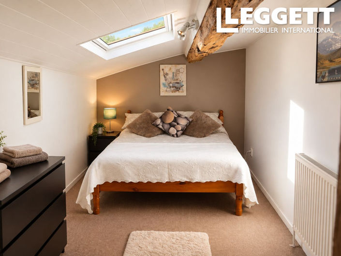 Image No.7-5 Bed House for sale