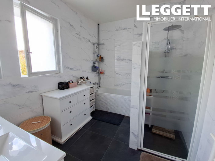 Image No.8-3 Bed House for sale