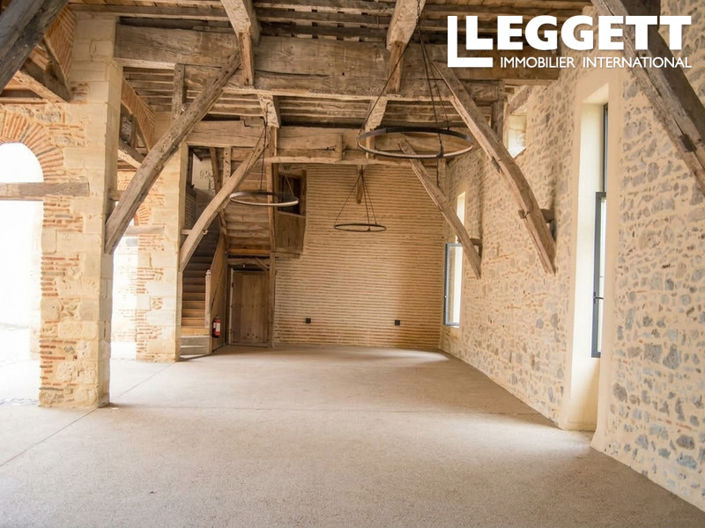 Image No.8-7 Bed Chateaux for sale