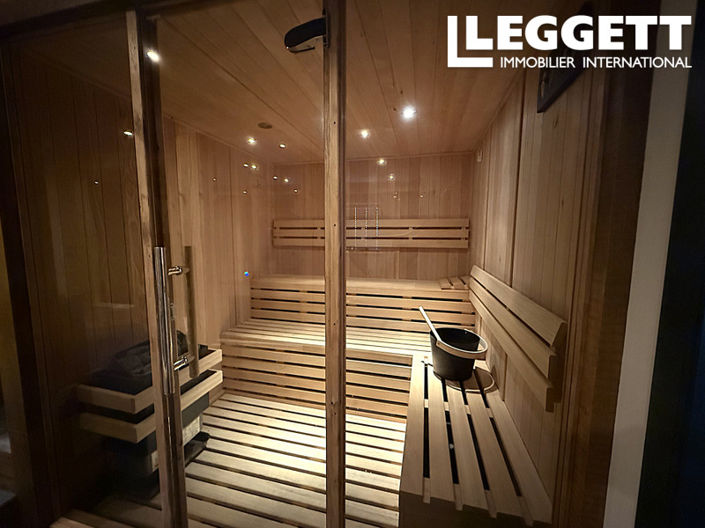 Image No.9-8 Bed House for sale