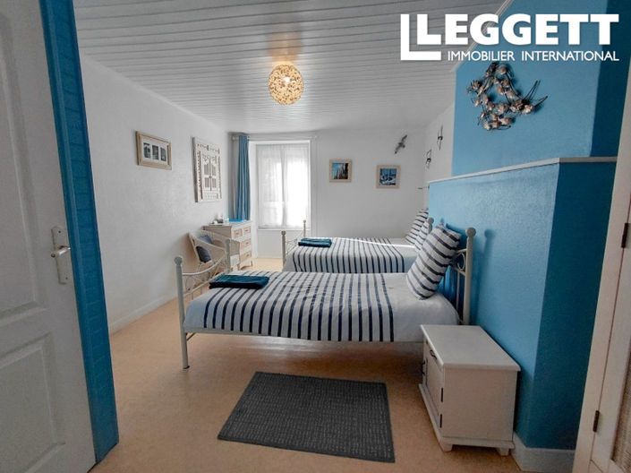 Image No.10-11 Bed House for sale