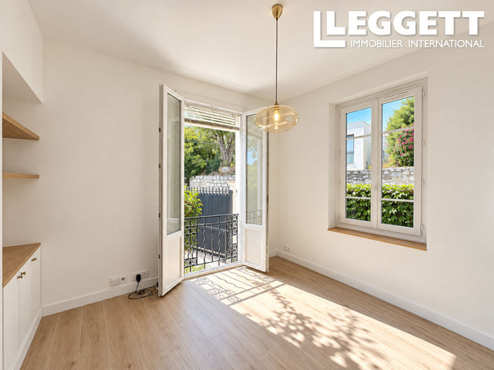 Image No.10-4 Bed House for sale