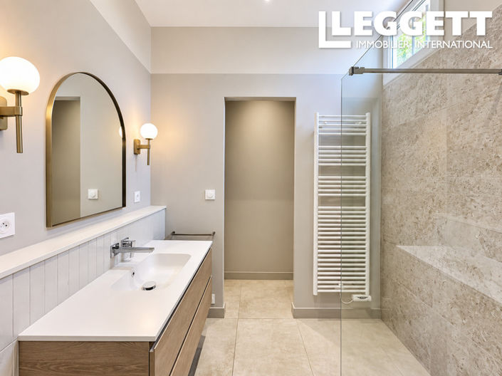 Image No.9-4 Bed House for sale