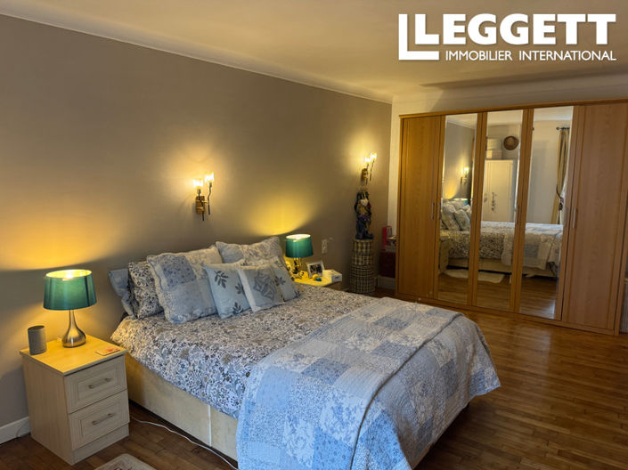 Image No.6-5 Bed House for sale