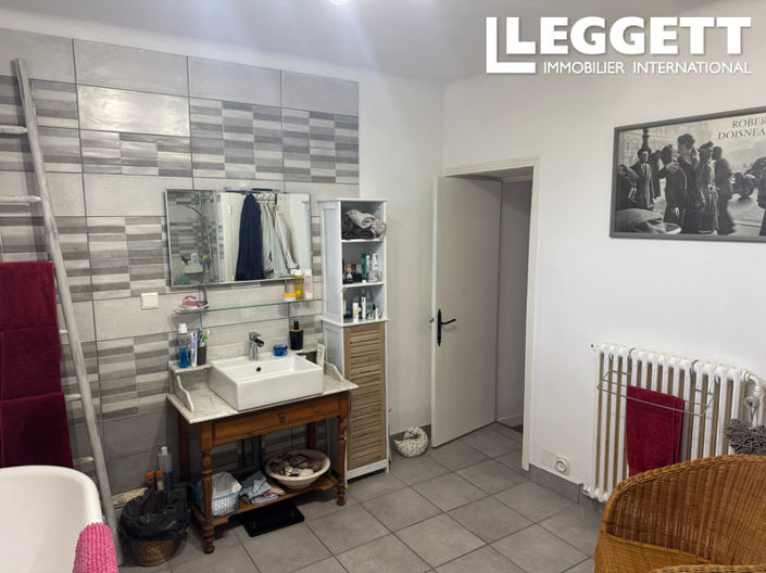 Image No.7-5 Bed House for sale