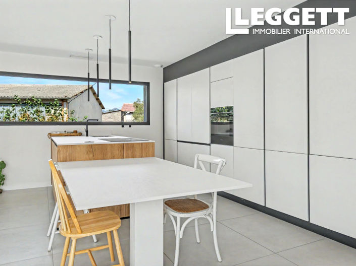 Image No.3-4 Bed House for sale