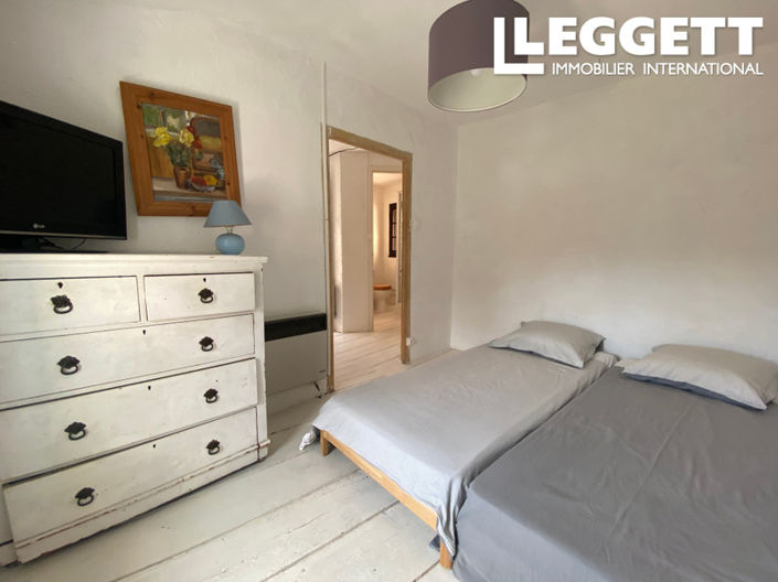 Image No.8-2 Bed House for sale