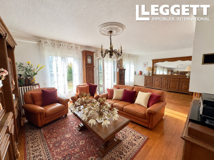 Image No.6-3 Bed House for sale