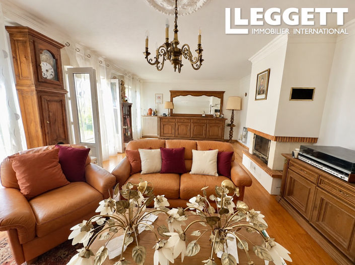 Image No.7-3 Bed House for sale