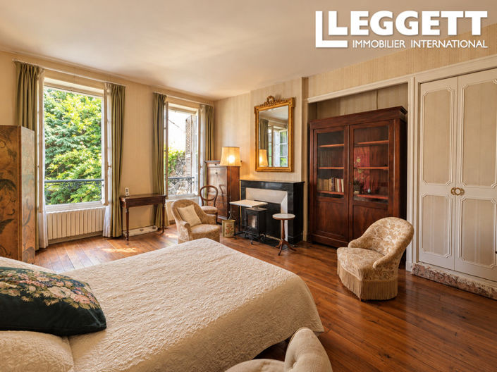 Image No.6-6 Bed House for sale