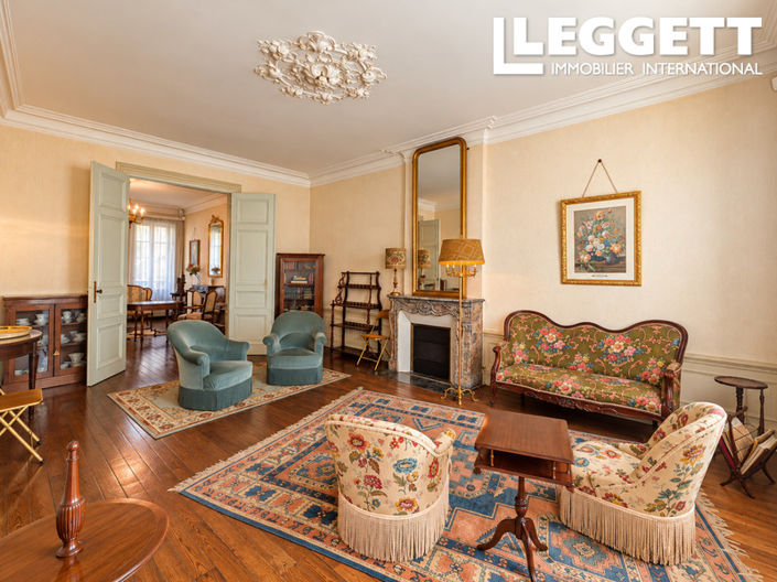 Image No.8-6 Bed House for sale