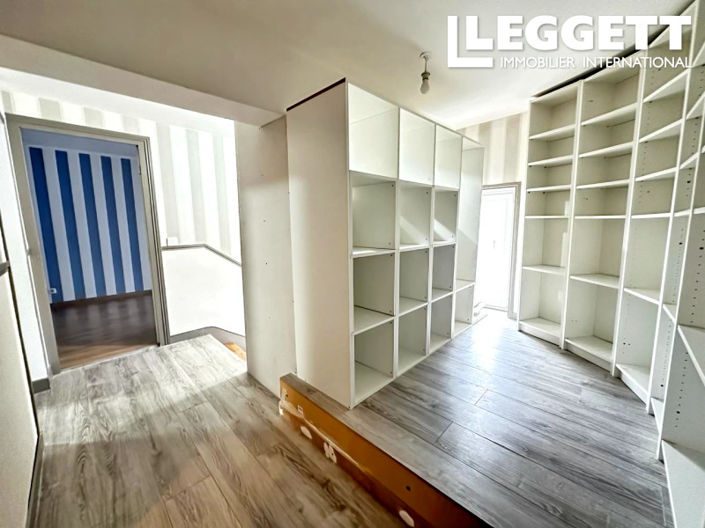 Image No.9-6 Bed House for sale