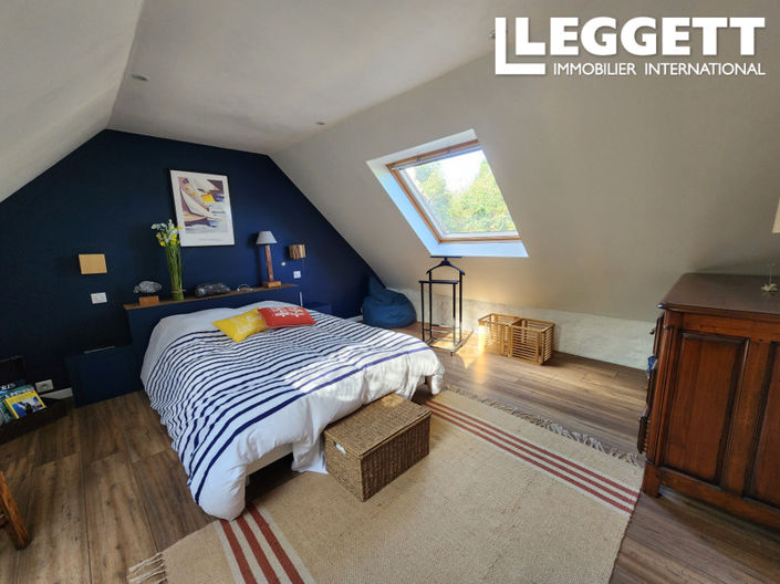 Image No.8-5 Bed House for sale