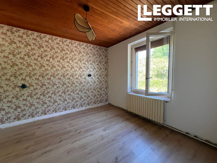 Image No.8-2 Bed House for sale