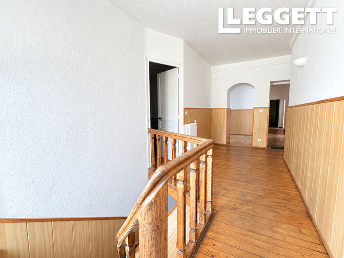Image No.9-10 Bed House for sale