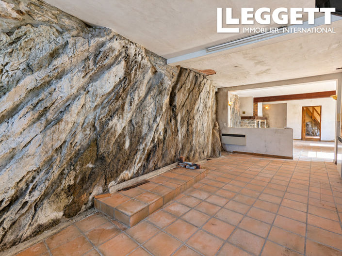 Image No.6-7 Bed House for sale