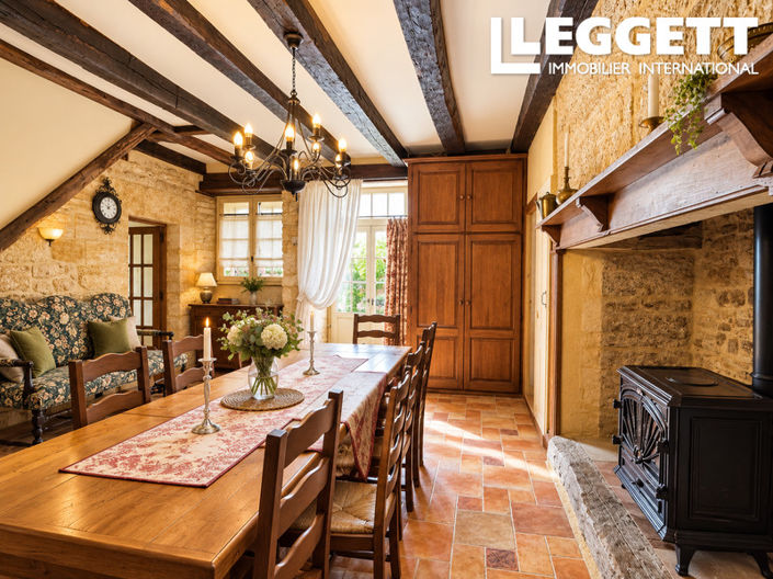 Image No.8-8 Bed House for sale
