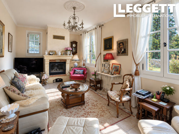 Image No.8-7 Bed House for sale