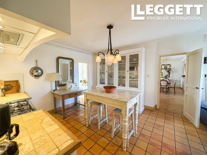 Image No.5-6 Bed House for sale
