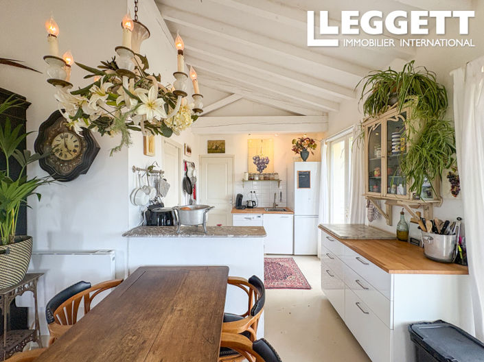 Image No.7-6 Bed House for sale
