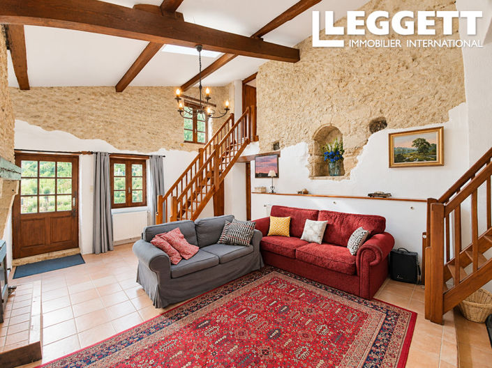 Image No.8-7 Bed House for sale