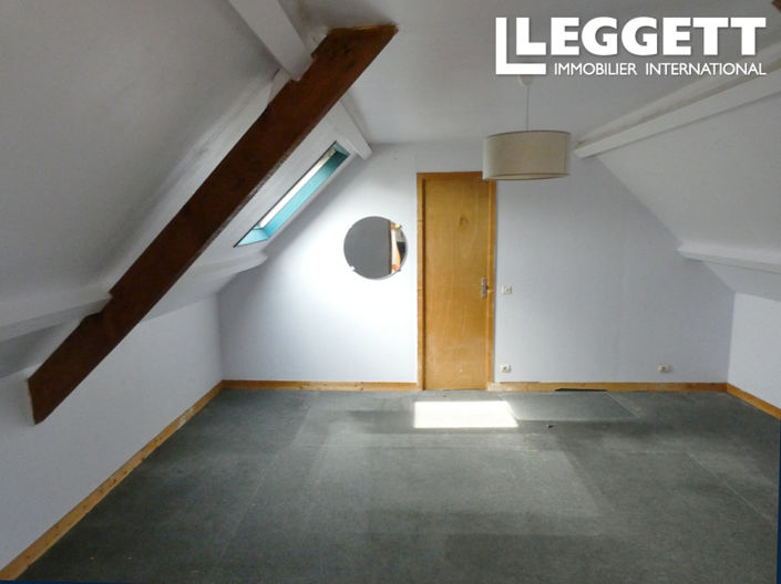 Image No.8-5 Bed House for sale