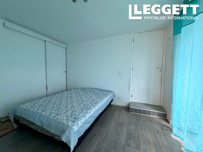 Image No.5-2 Bed House for sale